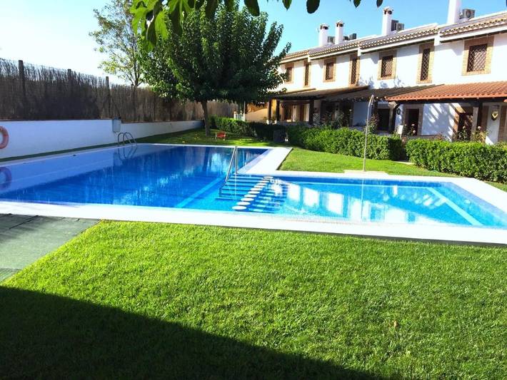 Casa de vacaciones para 7 personas, con Terraza y Jardín además de Piscina y Vistas en Luque