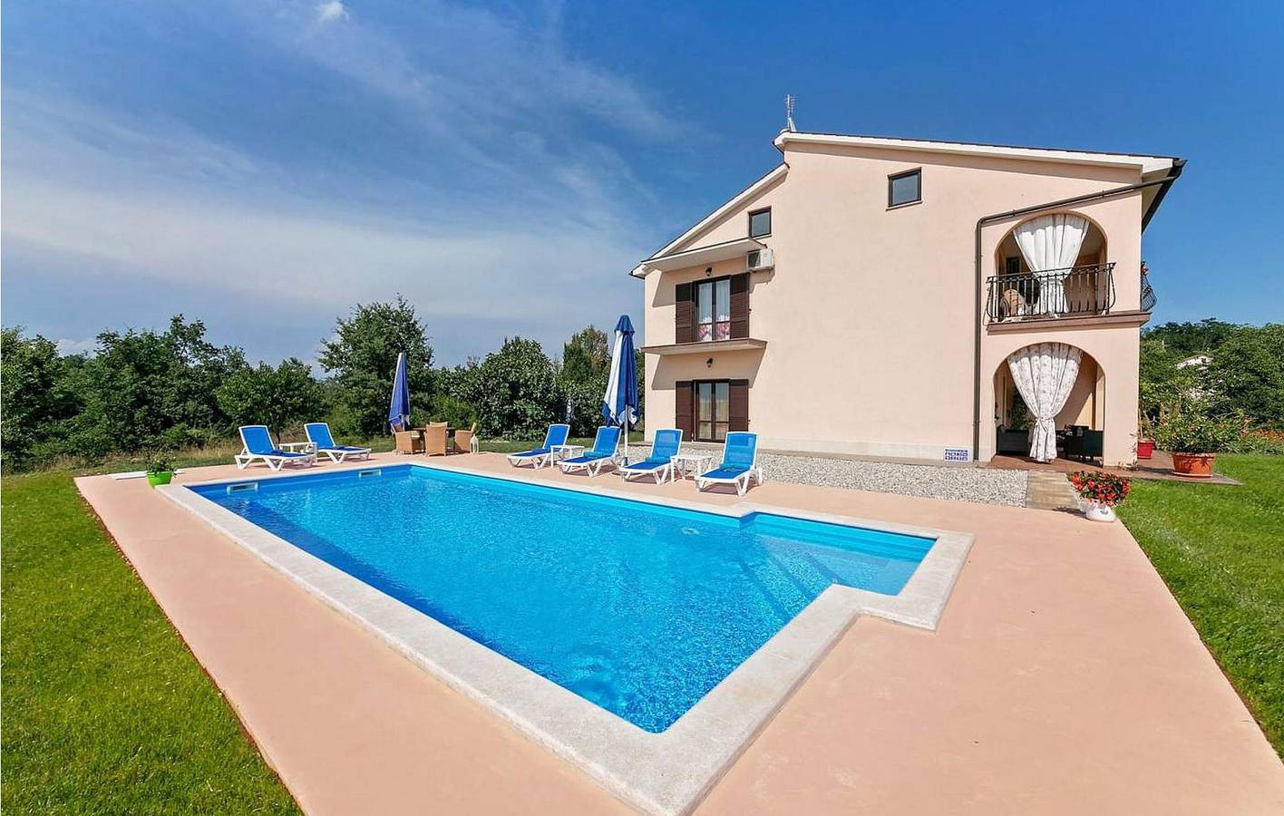 Hel semesterlägenhet, Lägenhet för 6 Personer med terass in Brajkovići, Central Istria