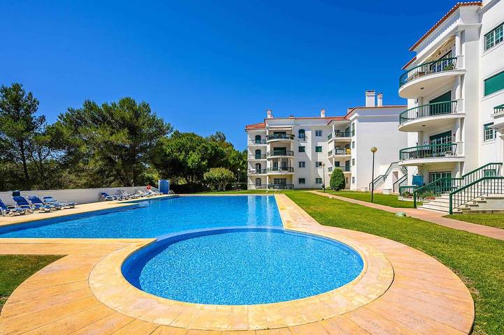 Apartamento de férias para 10 pessoas, com varanda e jardim em Alcabideche