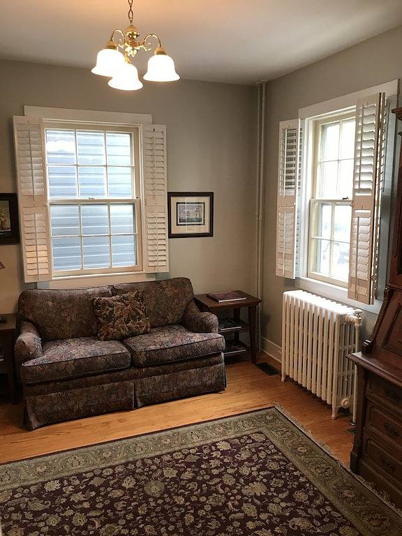 Vacation rental for 8 people, with terrace and yard, with pets in Annapolis