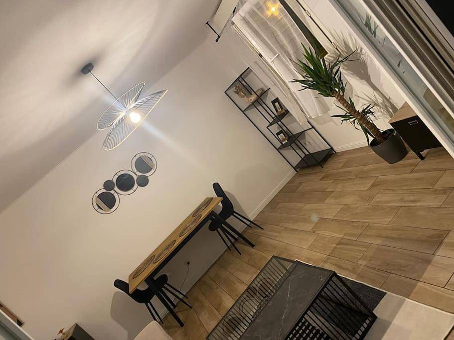 Appartement entier, One-Bedroom Apartment in Saint-Jean-de-Braye, Vallée de la Loire