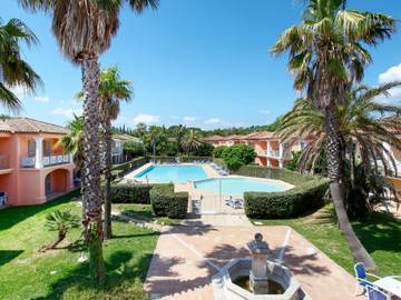 Gîte pour 4 personnes, avec bassin pour enfant et balcon à Grimaud