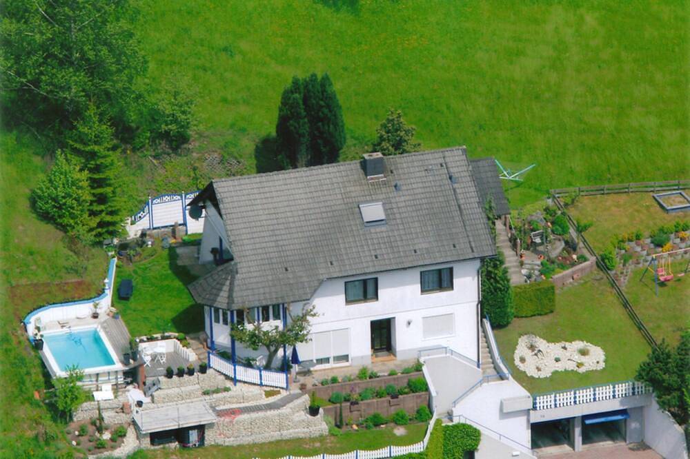Ganze Wohnung, **** Panoramaferienwohnung Monika mit Pool - **** Sterne Ferienwohnung 75qm, 2 in Schuttertal, Hochschwarzwald