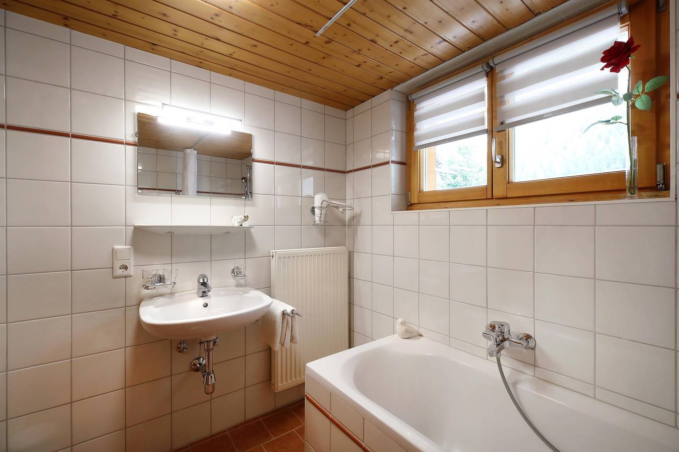 Apartamento vacacional entero, Zimmer 11 - Doppelzimmer+Balkon in Rätikon mountain range, Brand
