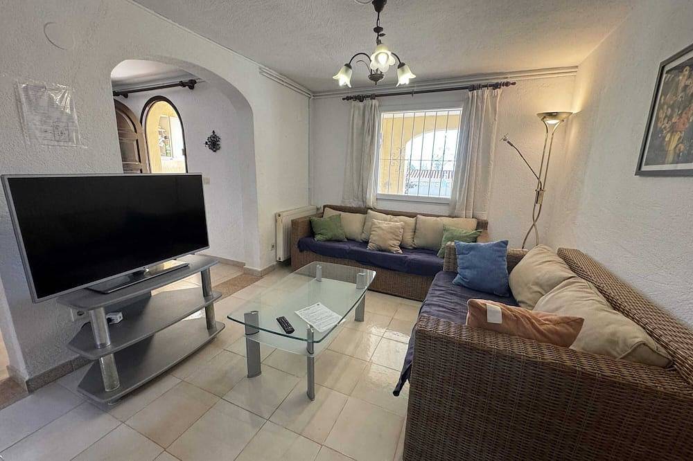 Strandnahes Ferienhaus, privater Pool, Internet, schöner Barbecue, Spülmaschine in Fanadix, Benissa