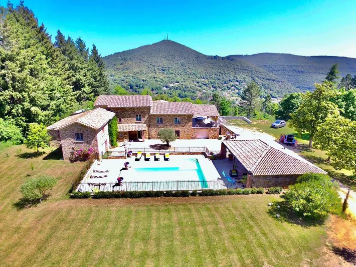 Apartamento de vacaciones para 3 personas, con vistas además de piscina y jardín - 1