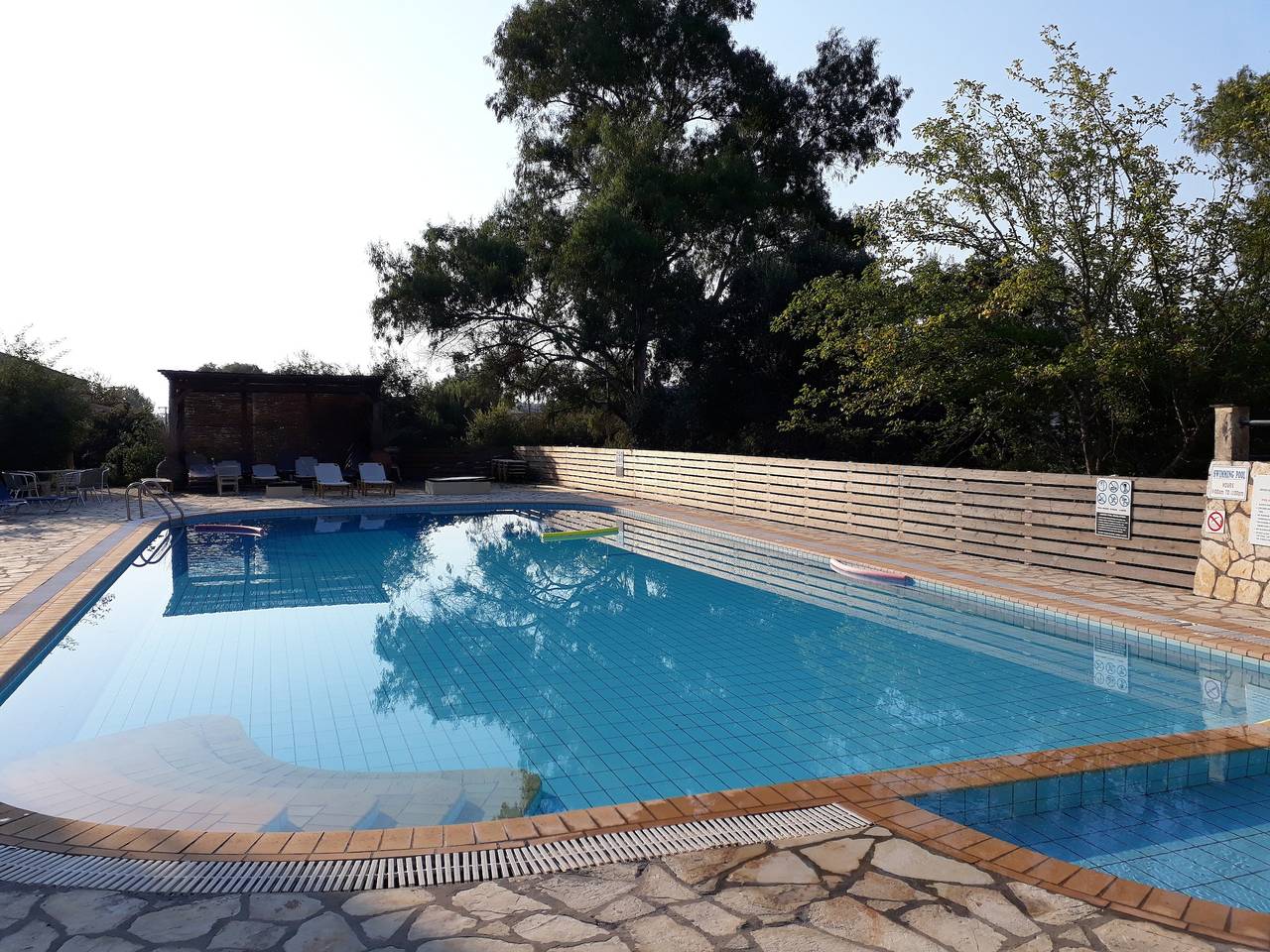 Poolfront Escape – Cabana 13 in Korfu