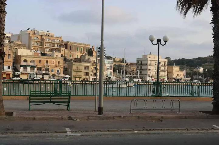 Ganze Wohnung, Neues, modernes Studio-Apartment direkt am Meer in Marsascala in Marsaskala, Insel Malta