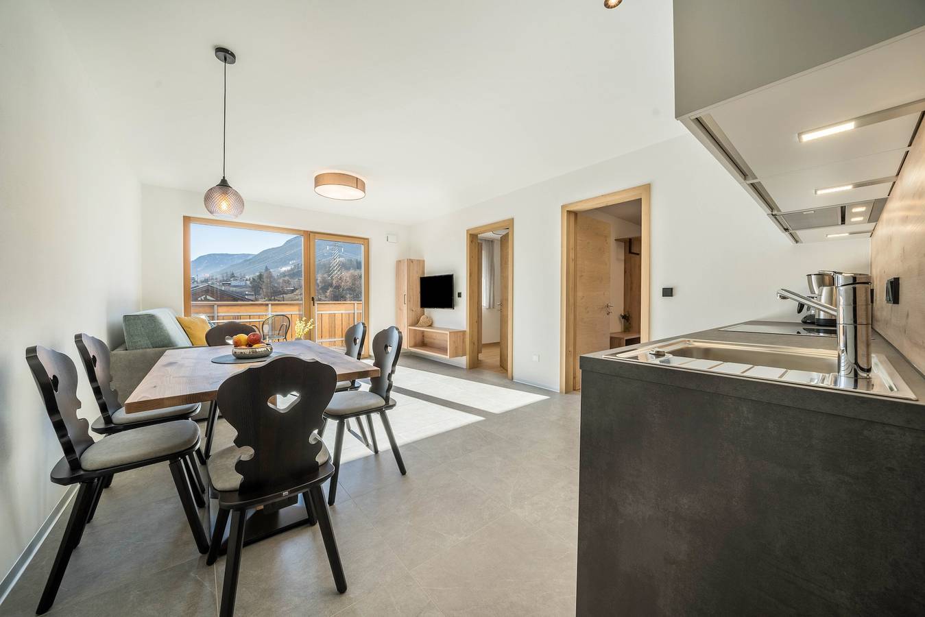 Ganze Wohnung, "Sunnig - Ferienwohnung Abendsonne" mit Bergblick, Balkon und Wlan in Lana, Nonsberggruppe