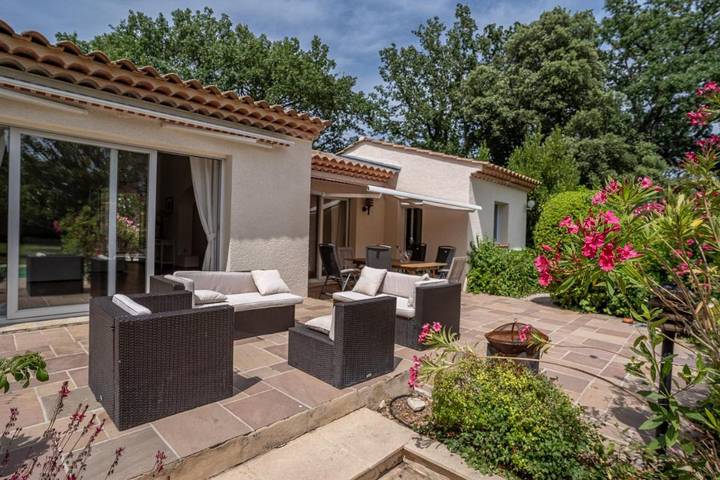 Location de vacances pour 9 personnes, avec jardin et piscine à Saint-Cannat - 3