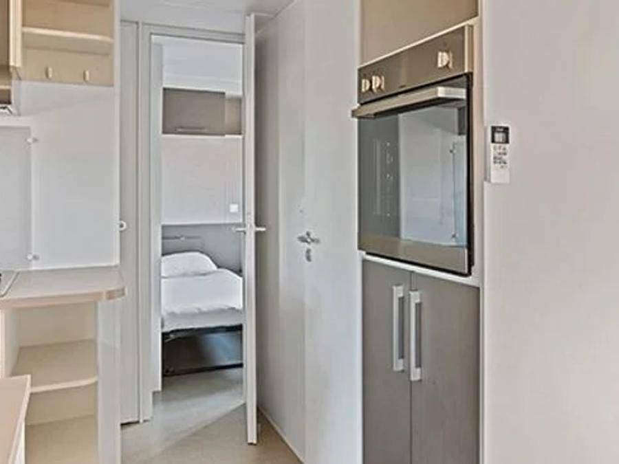 Camping maeva Escapades Le Hameau des Pins - Mobilheim 6 personen - Comfort | 3 Zi. | 6 Pers. | Erhöhte Terrasse | Clim. in La Moutone, La Crau