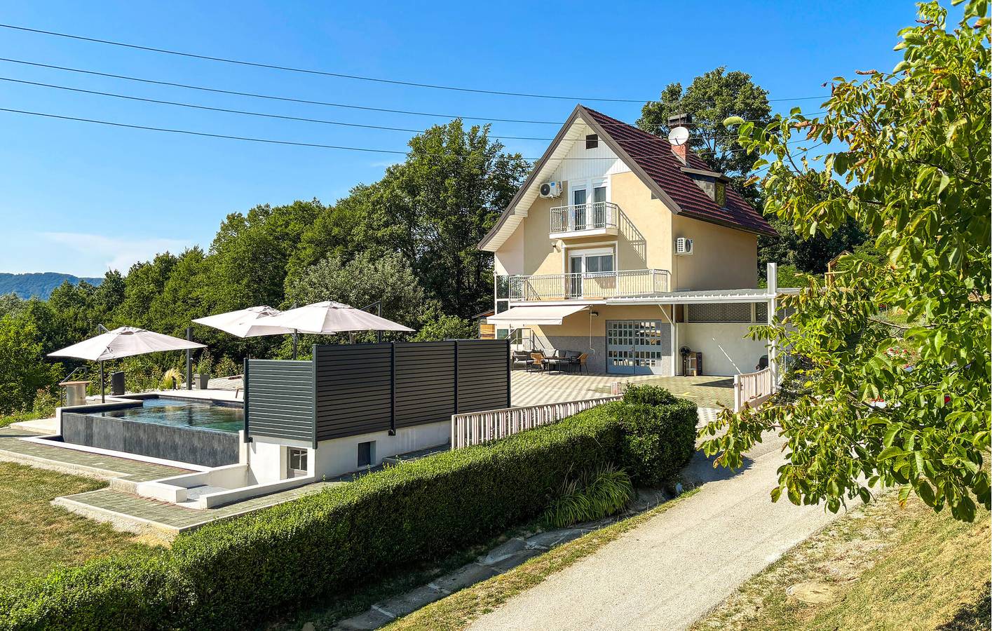 Moderne 140 m² große Ferienwohnung mit Pool und Terrasse in der Nähe von Novi Marof in Varazdin