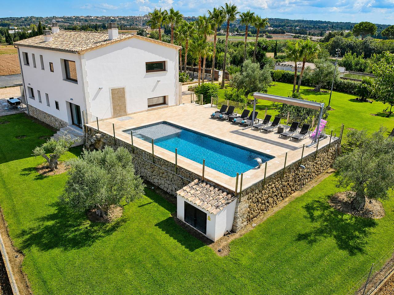 Villa Majestueuse à Muro pour 8 personnes avec jardin et piscine privée in Muro, Majorque du Nord