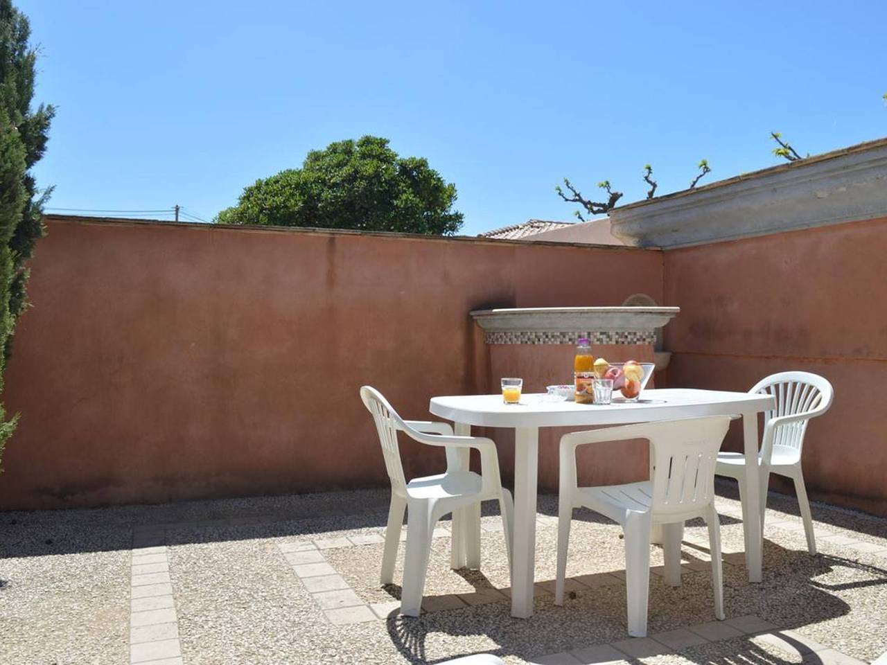 Hel lejlighed, Sainte-Maxime: renovated studio for 2 with air con, garden and parking in La Nartelle, Sainte-Maxime