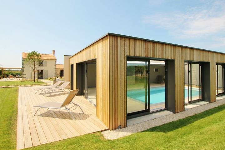Villa pour 8 personnes, avec Terrasse et Jardin ainsi que Piscine et Sauna dans les Pays de la Loire