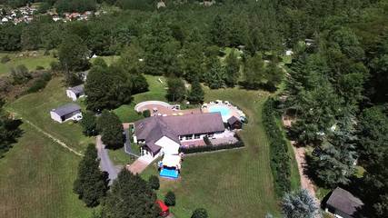 Chalet pour 6 Personnes dans Champs-sur-Tarentaine-Marchal, Massif central, Photo 1