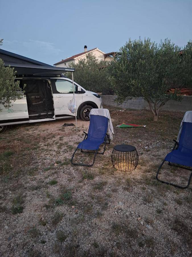 Camping pour 6 personnes, avec Jardin ainsi que Piscine et Vue à Pirovac - 2