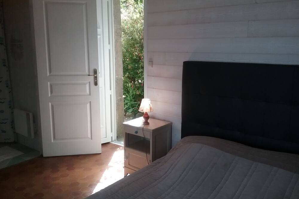 Entire apartment, Aile Gauche du Baron Face à la mer in Siouville-Hague, Côte de la Déroute