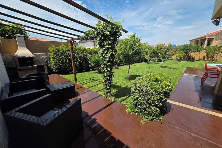 Casa de vacaciones para 8 personas, con terraza y jardín - 1