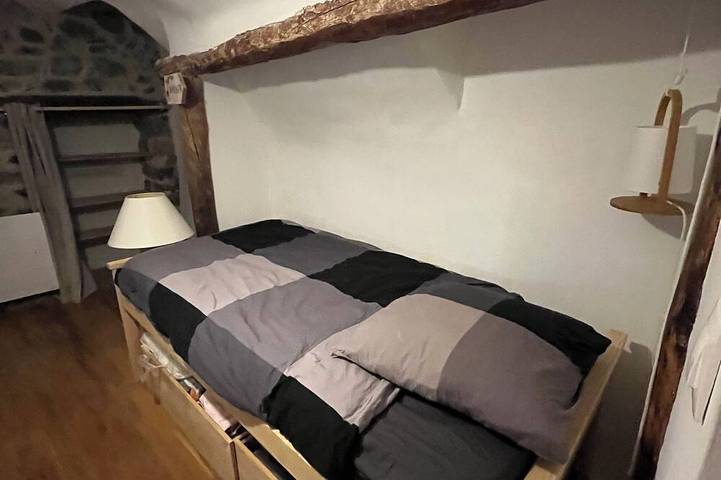 Appartement entier, Charnant Appartement au centre du village avec cour extérieure in Saint-Étienne-de-Tinée, Région de Nice