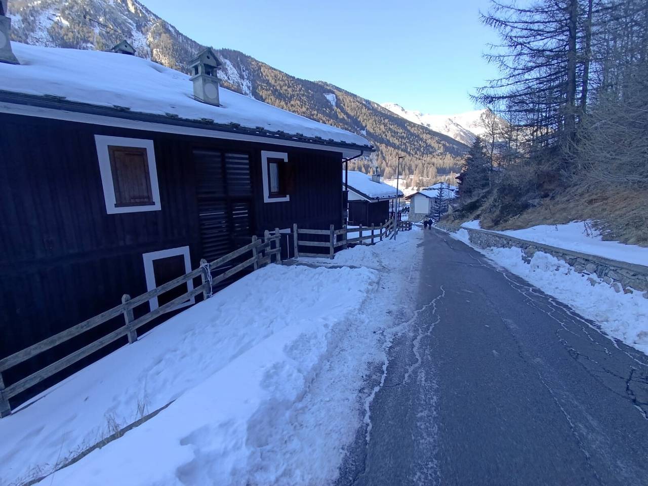 Appartamento intero, Appartamento 'Gigi e Laura' con Vista Montagna, Balcone e Wi-Fi in Lillaz (Cogne), Cogne