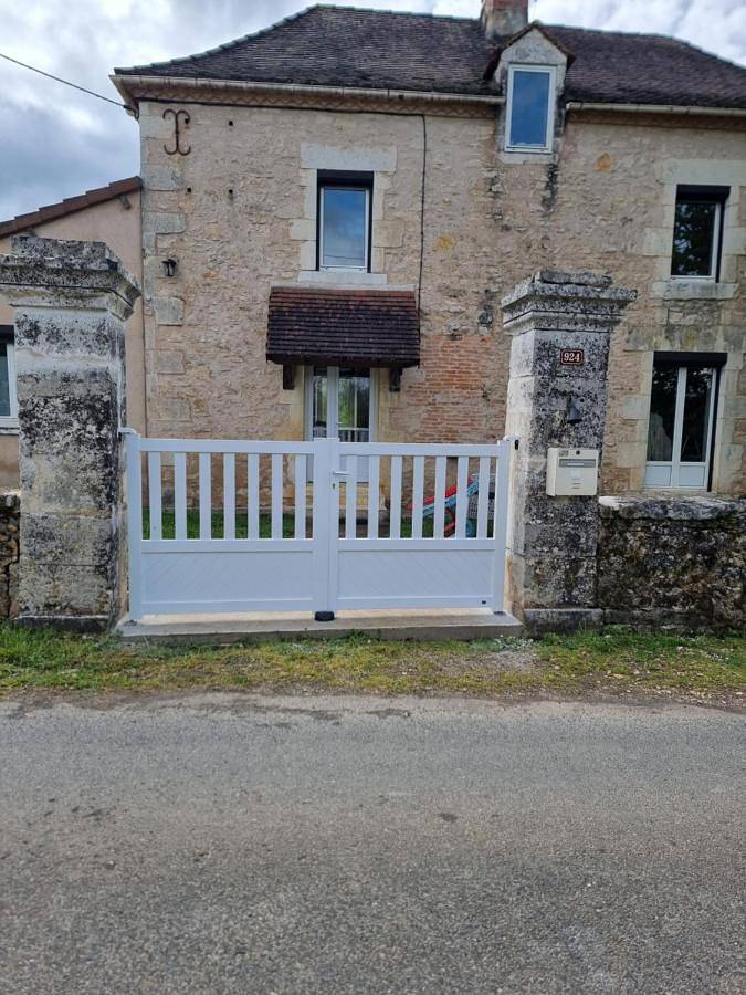 Location de vacances pour 6 personnes, avec Terrasse ainsi que Jardin et Vue à Mayac