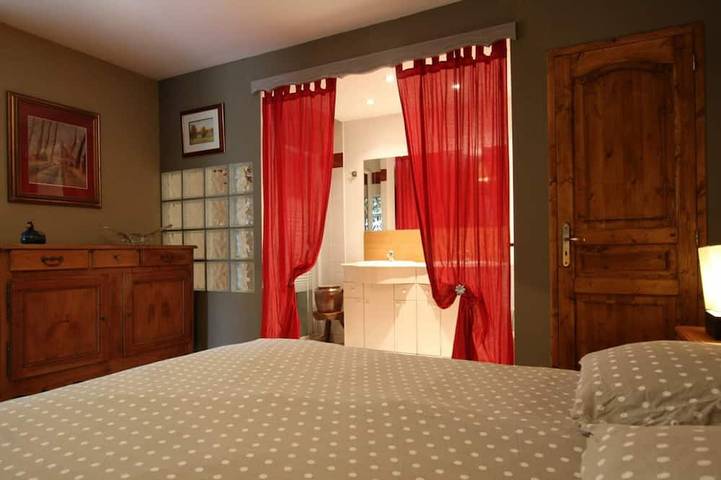 Gîte pour 7 personnes, avec jardin à Le Val-Saint-Père - 2