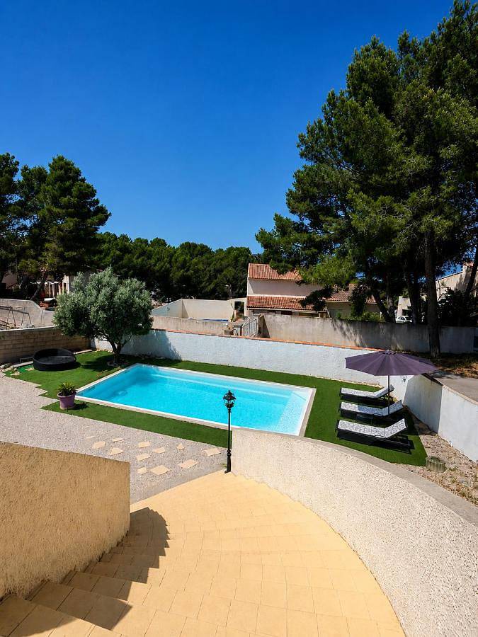 Villa pour 8 personnes, avec Terrasse et Jardin ainsi que Piscine et Vue à Martigues
