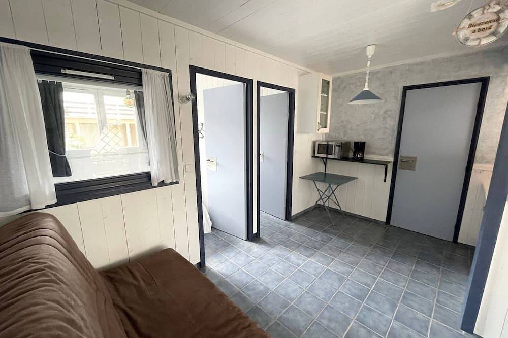 Gemütliche Chalet-Wohnung im Erdgeschoss, 200m vom Strand, 4 Personen, Terrasse, Parkplatz in Plage des Chalets, Gruissan
