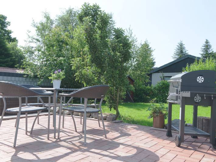 Ferienhaus für 4 Personen, mit Terrasse und Garten in Großes Meer