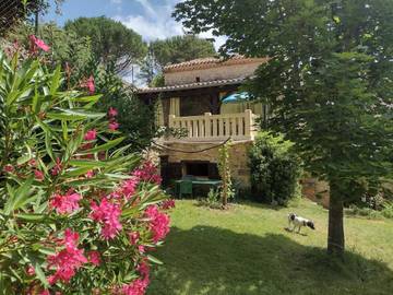 Cottage pour 2 personnes, avec vue ainsi que jardin et balcon à Saint-Avit-Sénieur