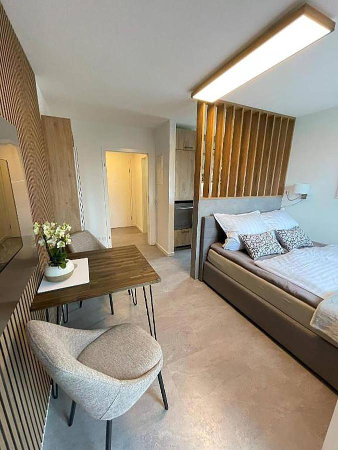 Ferienwohnung für 2 Personen, mit Balkon und Ausblick in Bad Klosterlausnitz