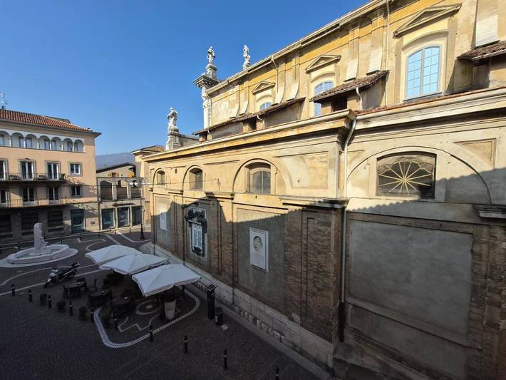 Appartamento per 4 persone, con Balcone e Terrazza nonché Panorama a Alzano Lombardo