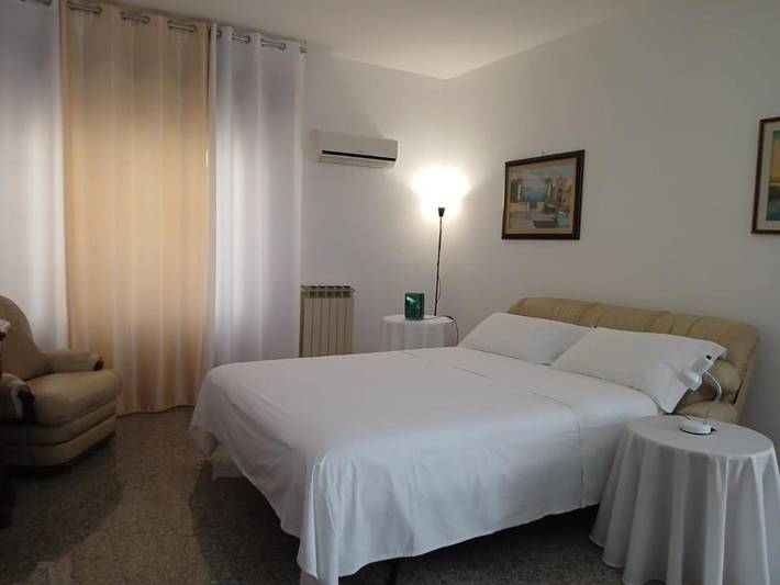 Gîte pour 2 personnes, avec Balcon et Vue à Campofelice di Roccella - 4