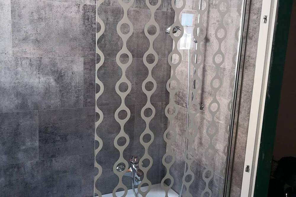 Ganze Wohnung, Apartment Alpenstille Flattnitz - Appartement/Fewo, Toilette und Bad/Dusche in Flattnitz, Glödnitz