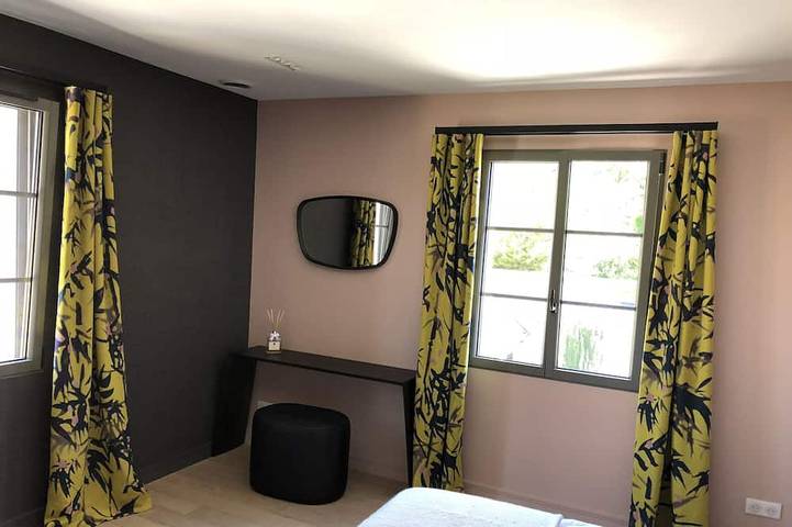 Gîte pour 2 personnes, avec Piscine à Les Mesneux
