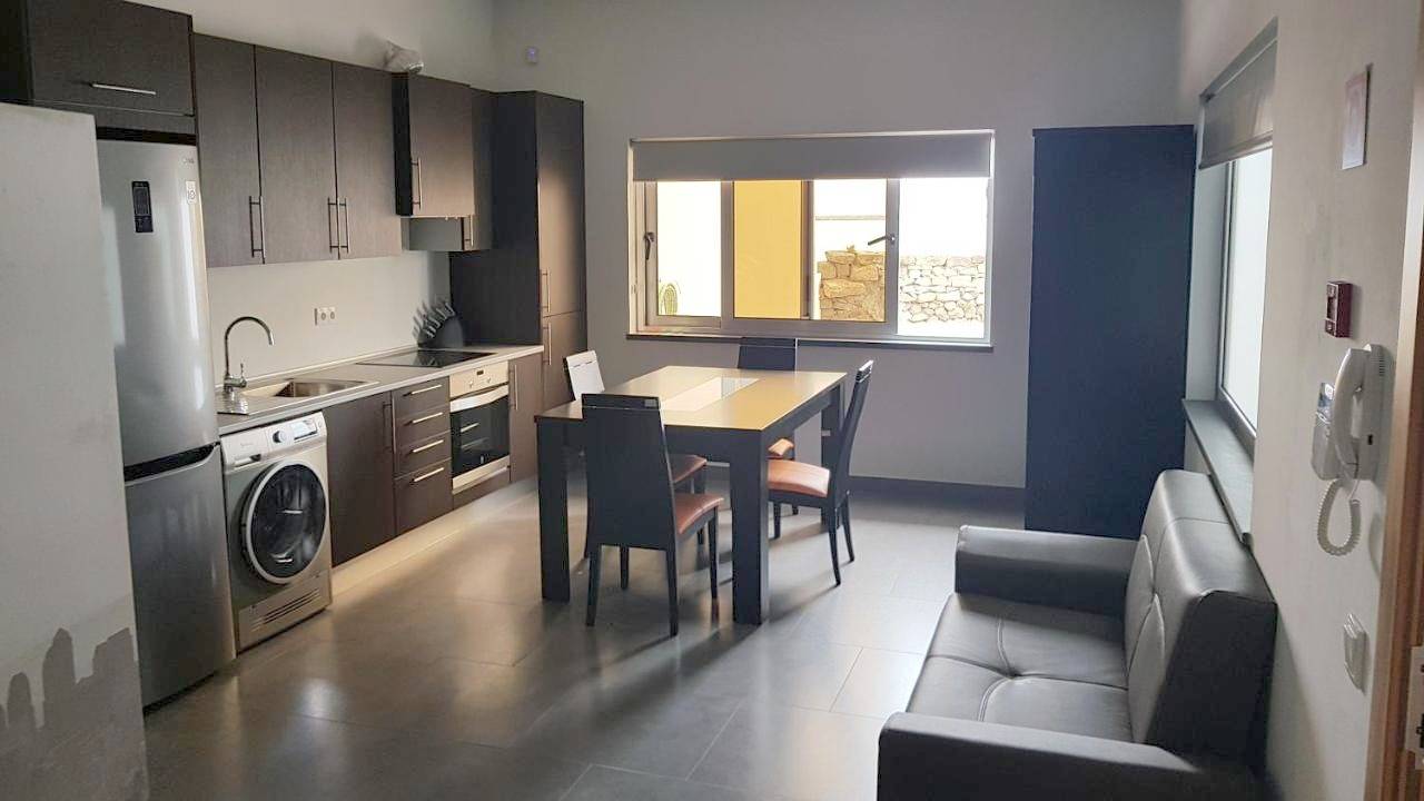 Apartamento inteiro, Black House in Praia da Vitória, Terceira