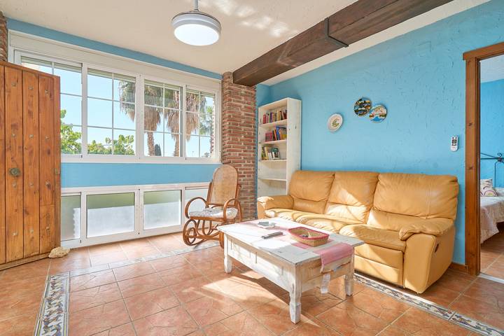 Apartamento entero, Apartamento 'La Canarita' con vistas al mar, Wi-Fi y aire acondicionado in La Cala del Moral, Rincón de la Victoria