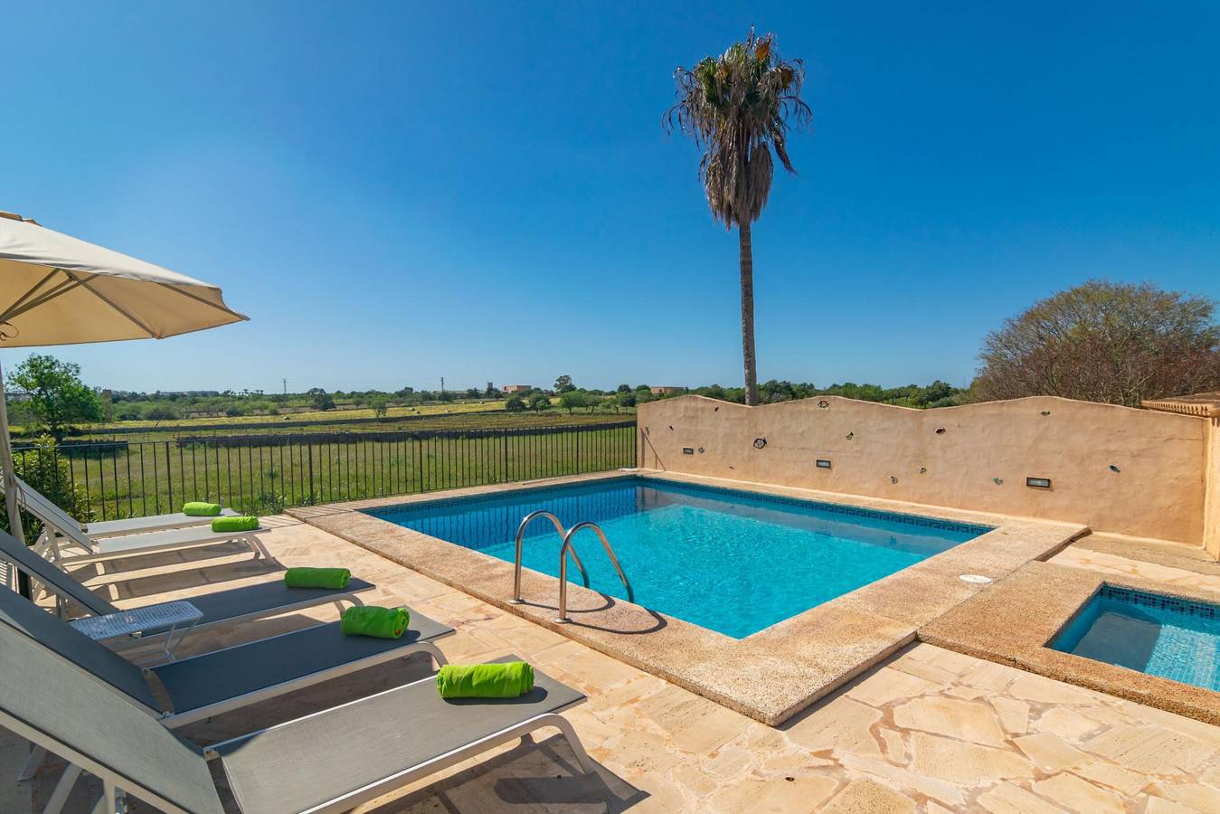 Na Burguera - Wunderschöne Villa mit privatem Pool und gratis W-Lan. in Cala d'Or, Santanyí