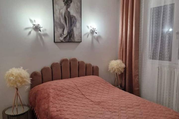 Location de vacances pour 22 personnes, avec jardin à Chelles - 4