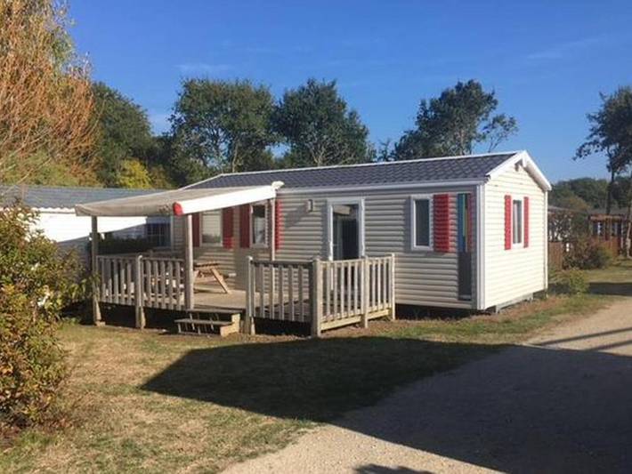 Camping pour 6 personnes, avec piscine et terrasse