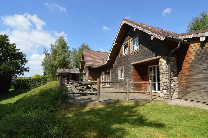 Chalet voor 16 personen, with terras and sauna as well as tuin - 1