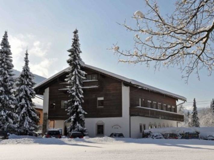 Ferienwohnung für 3 Personen, mit Balkon und Terrasse sowie Garten und Sauna