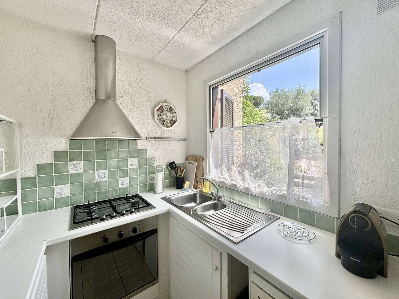 Apartamento entero, Apartamento de 3 habitaciones con terraza cerca de la playa en Lumio in Sant Ambroggio, Lumio