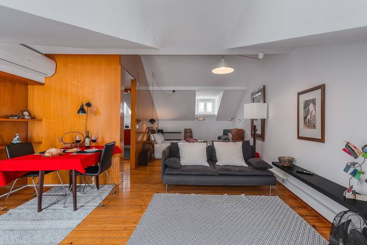 Entire apartment, Apartment 'Madragoa' with Private Terrace, Balcony and Wi-Fi in Lisbon, Costa de Lisboa