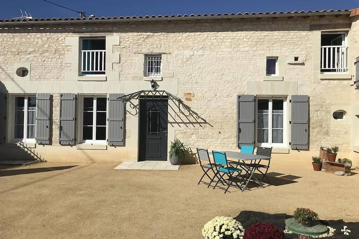 Location de vacances pour 9 personnes à La Roche-Rigault