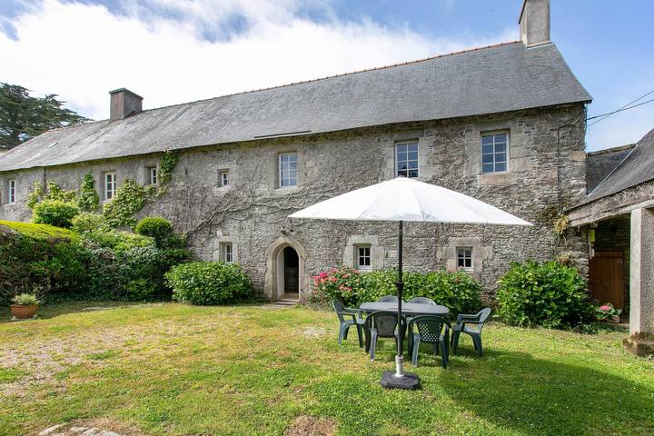 Location de vacances pour 6 personnes, avec jardin à Trédarzec