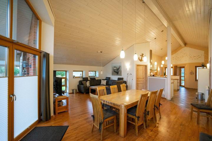 Ferienhaus für 8 Personen, mit Terrasse und Garten sowie Sauna