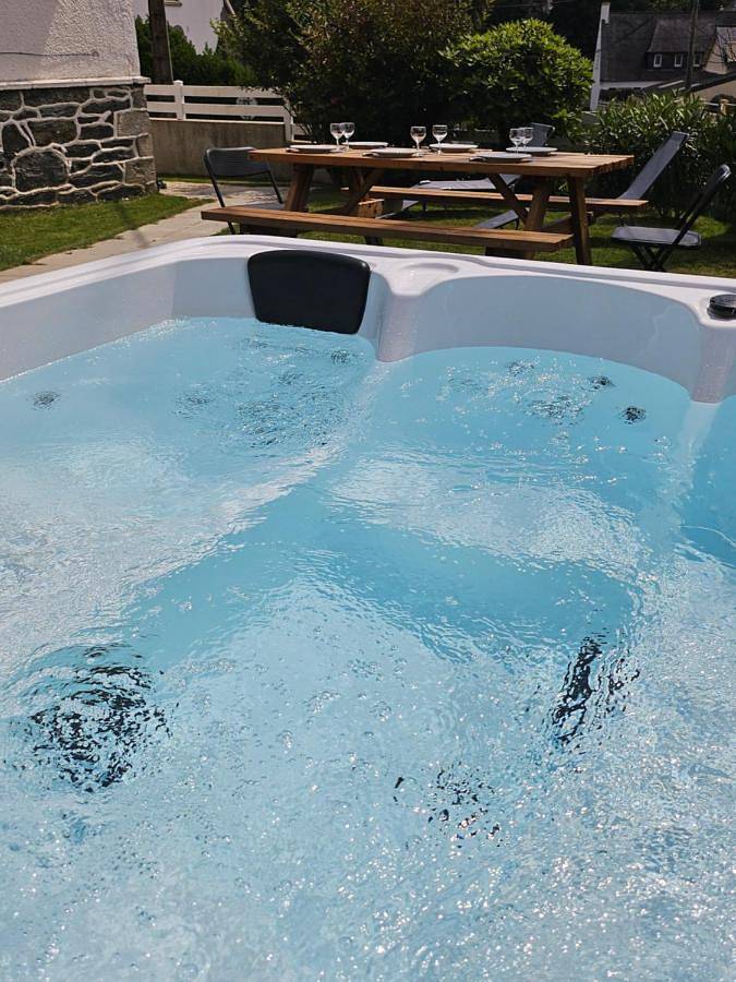 Maison de vacances pour 9 personnes, avec Jacuzzi ainsi que Terrasse et Jardin à Morlaix