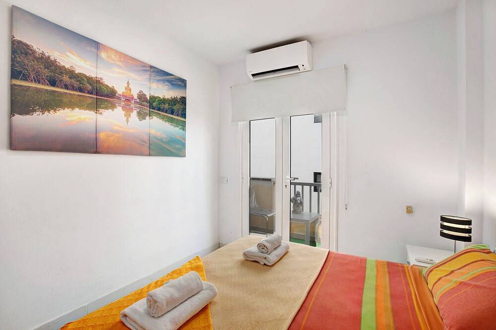 Vacation Home 'Bonamar' with Sea View, Wi-Fi and Air Conditioning in Playa de las Américas, South Tenerife